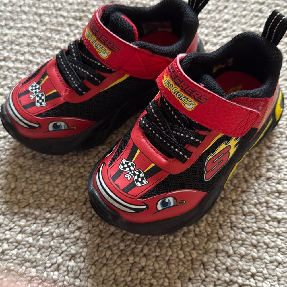 Sketchers light up racer shoes
